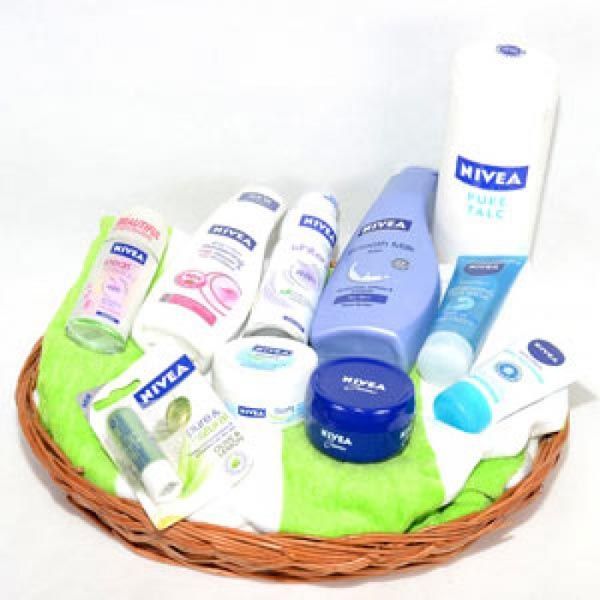 NIVEA BODY CARE HAMPER