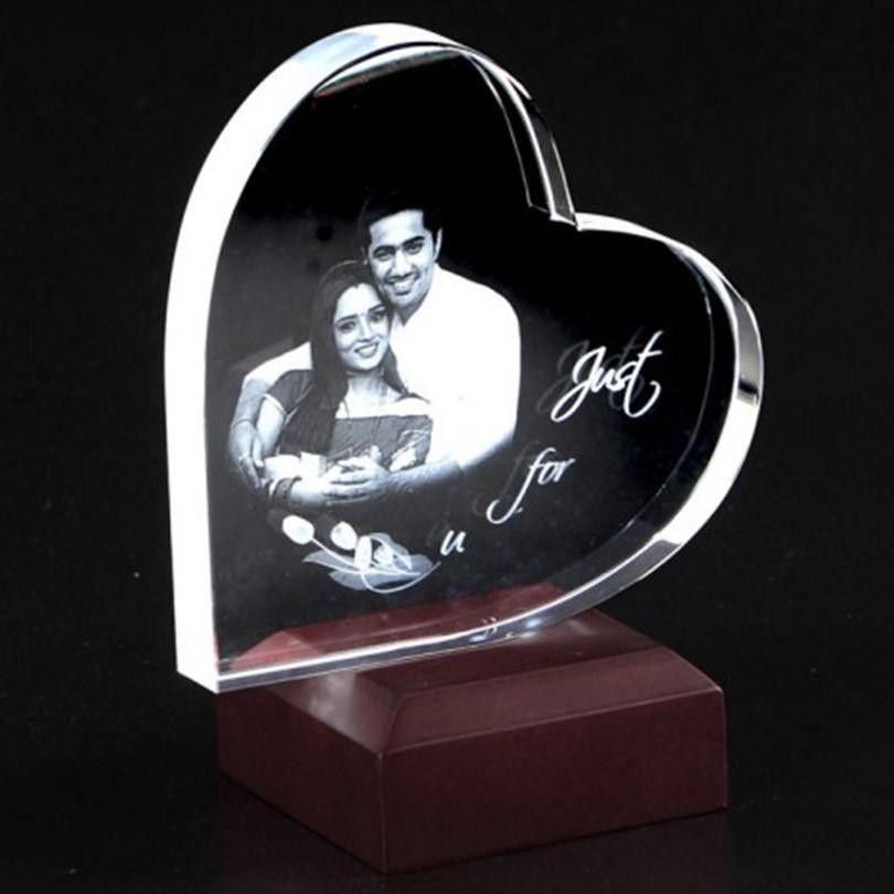 Heart-shaped 2D crystal