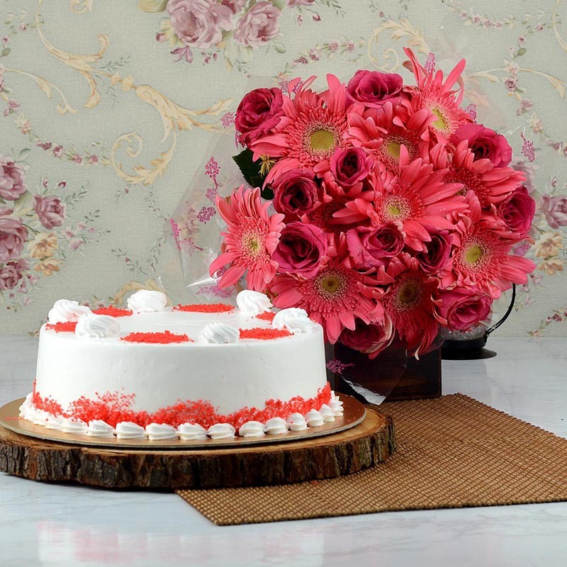 Red Velvet Cake & Flowers 